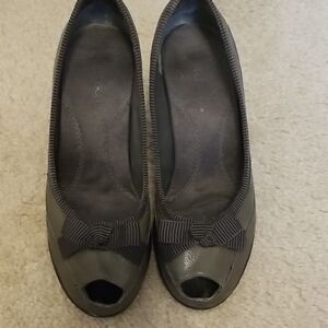 AEROSOLES Gray Heels with Peep-Toe Design